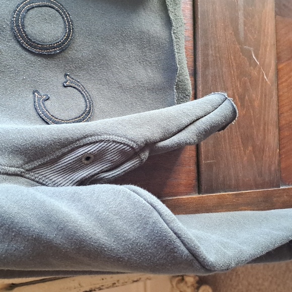 REI Cooperative size x small army green cutoff raw hem oversized sweatshirt - Picture 4 of 5